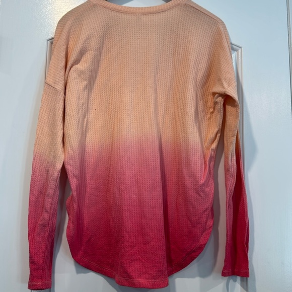 Live Love Dream Waffle Knit Ombré Pink Gradient V-Neck Long Sleeve Top Sz Large - Picture 3 of 4
